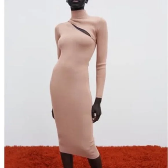 cut out knit dress zara KNIT CUT OUT DRESS WITH BALLS - Ecru